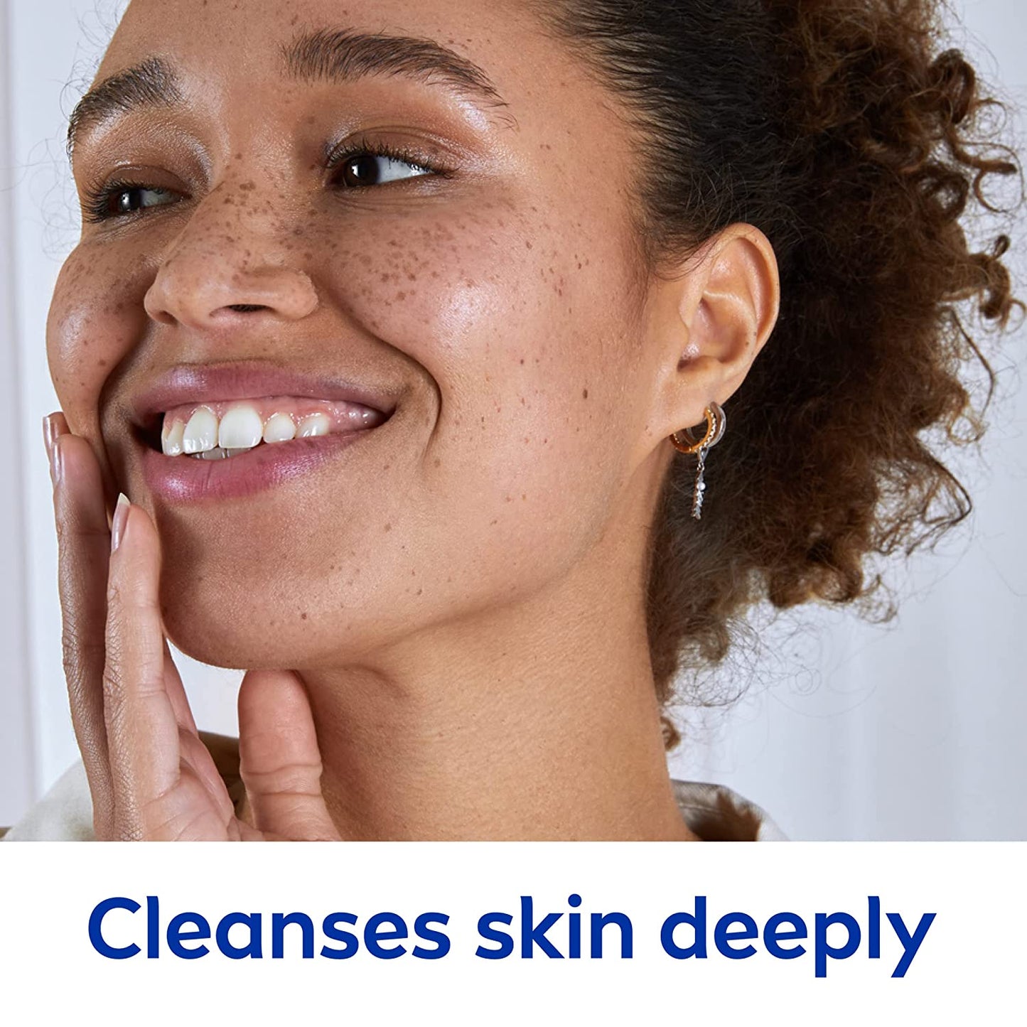 Cleanses skin deeply